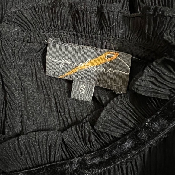 Jane Plus One Sheer Stretchy Blouse With Tied Sleeves - Picture 4 of 5